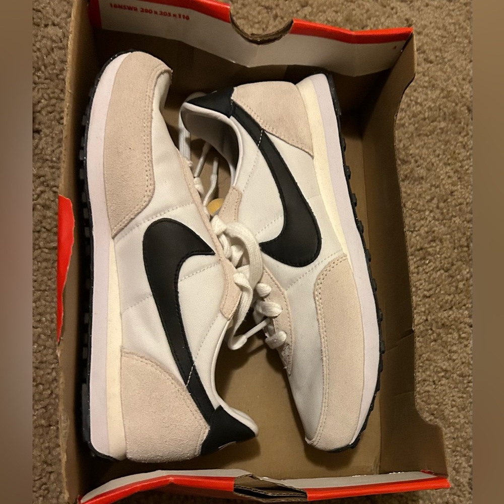 Nike Women's Waffle Trainer 2